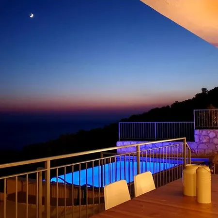 Kas'da Muhtesem Manzarali Villa