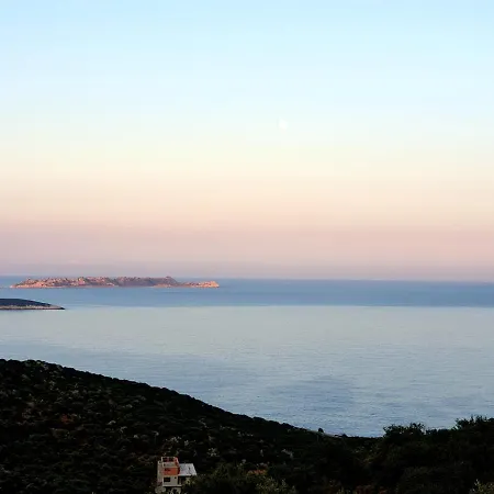 Kas'da Muhtesem Manzarali Villa